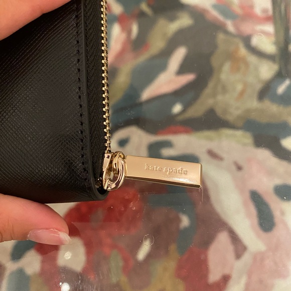 HOST PICK ✨ | Kate Spade | Large Black Leather Wallet - Picture 5 of 6